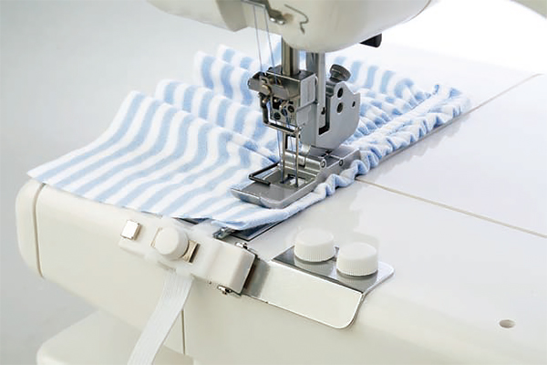 795817106 Приспособление для пришивания тесьмы (9-13,5 мм) к Family ML 8000, Janome Cover Pro II, 3000
