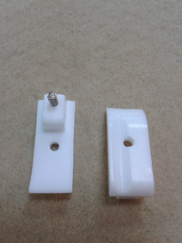 фото - T 69 LB 3/16" Подошва тефлоновой лапки паз слева 4,8 мм